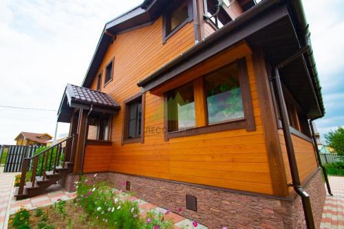 Фасад дома из дерева. Для чего нужна наружная обшивка? 10