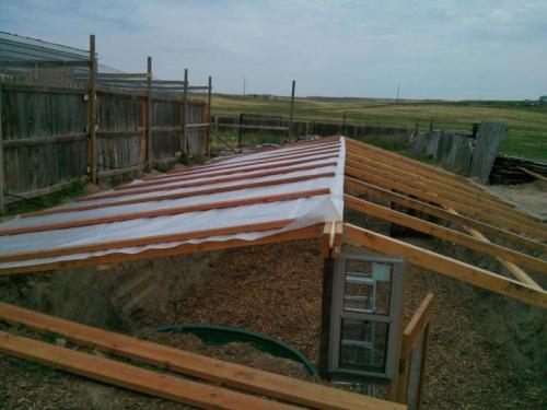 Теплица-термос своими руками. Теплица термос — учимся делать подземную теплицу по уникальной энергосберегающей технологии. 5 шагов к правильному обустройству