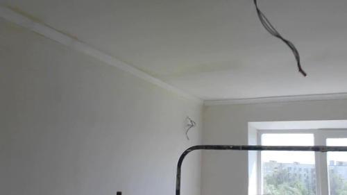 Как клеить флизелиновые обои на потолок. Клеим флизелиновые обои на потолок