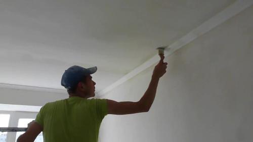 Как клеить флизелиновые обои на потолок. Клеим флизелиновые обои на потолок