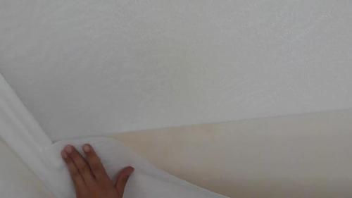 Как клеить флизелиновые обои на потолок. Клеим флизелиновые обои на потолок