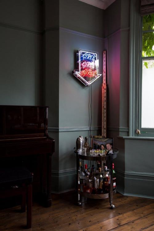 Что такое серо-зеленый интерьер. Фельдграу или серо-зеленый в интерьере: 9 вдохновляющих примеров