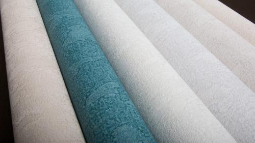 Обои на неровный потолок. Какие обои выбрать для потолка? Особенности их поклейки