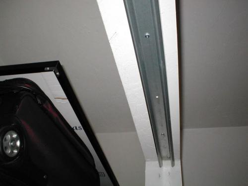 Как установить двери купе в гардеробную. Двери купе для гардеробной своими руками