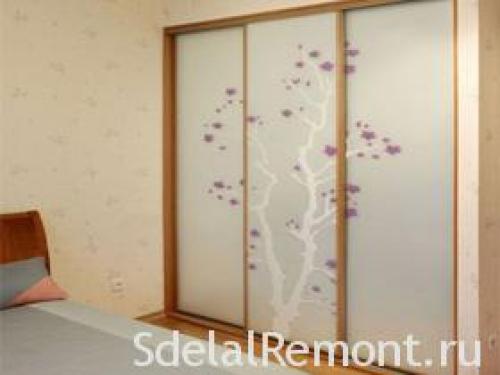 Как установить дверь-купе своими руками. Выбор нижнеопорной системы