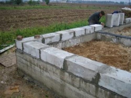 Как сделать дом из пенобетона своими руками. Кладка стен 15