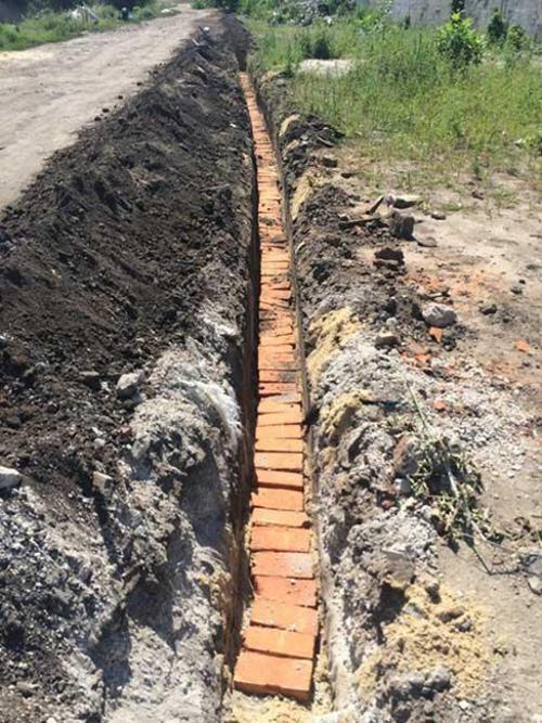 Ручная прокладка кабеля под землей на даче: подход и инструменты 10 Ручная прокладка кабеля под землей на даче: подход и инструменты 10