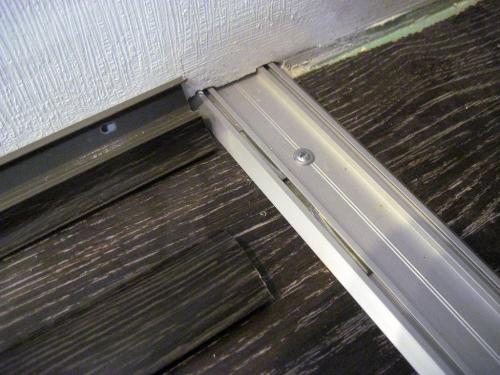 Что нужно для установки дверей купе. Подробная инструкция по сборке шкафа-купе и установке роликов на двери