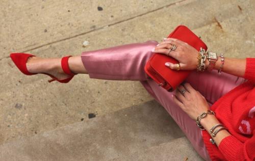 Какие цвета сочетаются с розовым. С чем правильно сочетать розовый цвет в одежде — подбираем подходящую цветовую гамму с аксессуарами