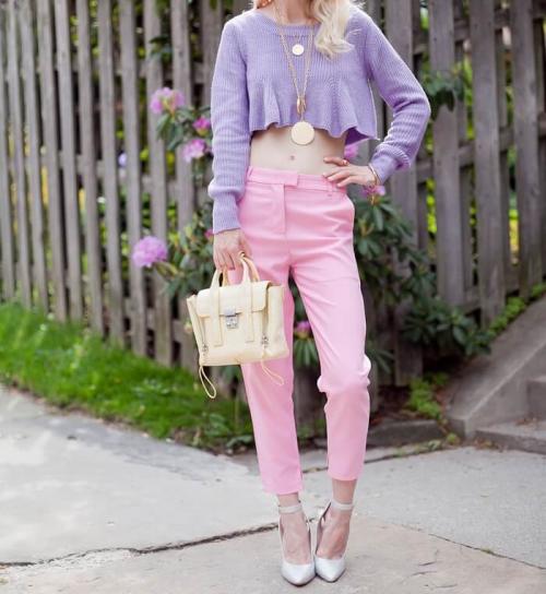 Какие цвета сочетаются с розовым. С чем правильно сочетать розовый цвет в одежде — подбираем подходящую цветовую гамму с аксессуарами