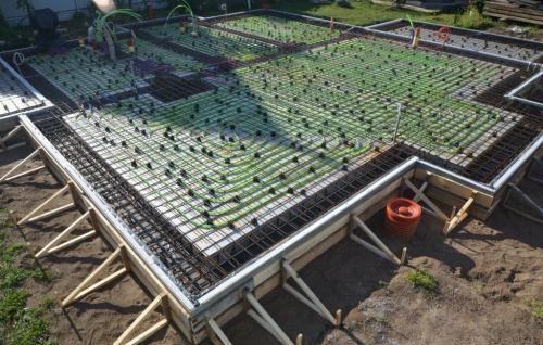 Как утеплить неровный фундамент. Чем утеплить фундамент дома снаружи