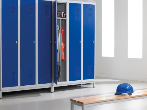 Размер шкафчика в раздевалке. Преимущества и недостатки