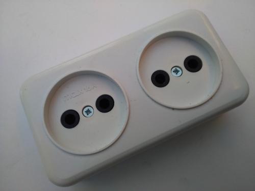 Двойная розетка в один подрозетник. Классификация двойных розеток