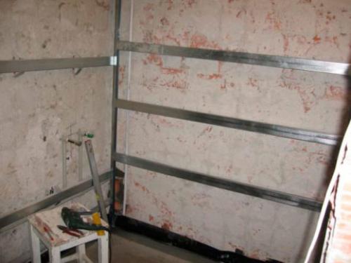 Металлический профиль для вагонки. Установка обрешетки