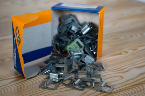 Крепление вагонки к металлическому профилю. Монтаж вагонки своими руками. Этапы монтажа вагонки подробно. 19