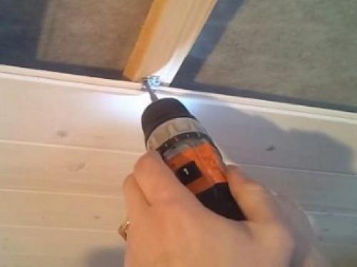 Как прибивать вагонку быстро. Способы фиксации 03