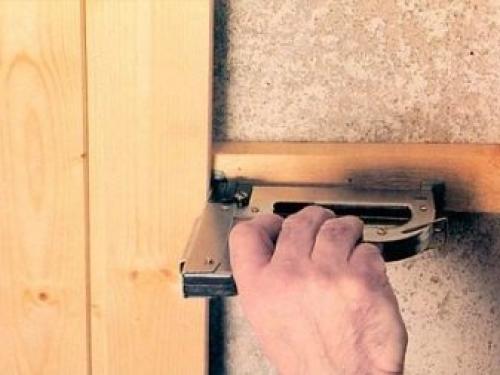 Как прибивать вагонку быстро. Способы фиксации 02