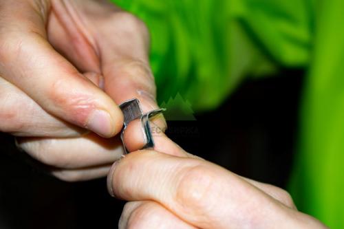 Как крепить вагонку на кляймеры. Что представляет собой кляймер 28