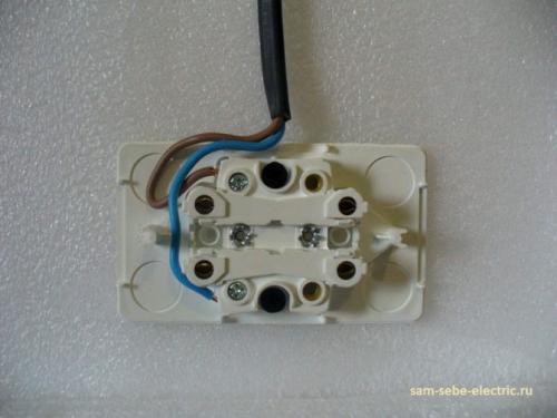 Подключение двойной розетки без заземления. Как установить наружную розетку без заземления?