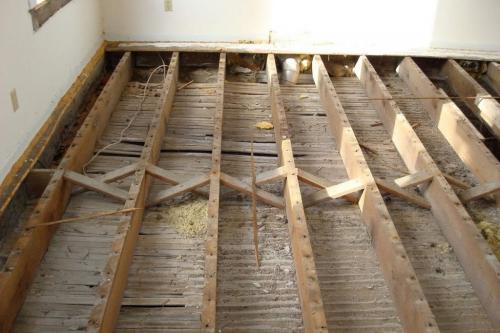 Какие нюансы нужно учитывать при установке лаг пола разного размера. Преимущества и недостатки полов по лагам