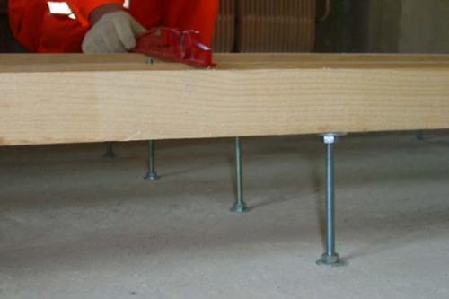 Как определить, какие лаги нужно заменить, а какие можно выровнять. Выравнивание лаг в квартире