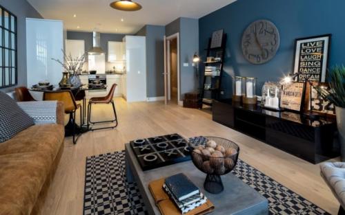 Какие обои поклеить в зале. Подобрать обои в зал: фото-примеры удачного оформления