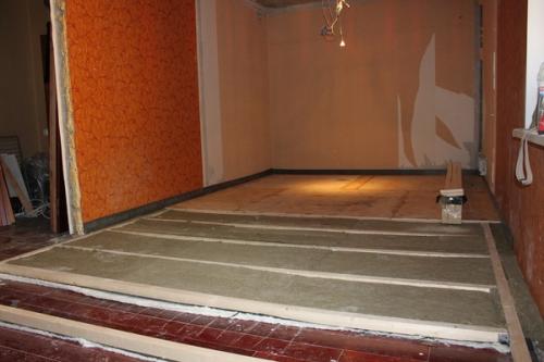 Как сделать деревянный пол на лагах менее шумным. Звукоизоляция пола в квартире (пол на лагах)