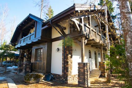 Преимущества вентилируемого фасада для дома из газобетона 12