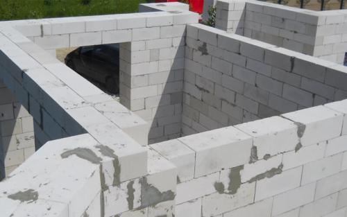 Какие особенности следует учитывать при строительстве дома из пеноблоков на севере. Строительство из газобетона: регионы и особенности