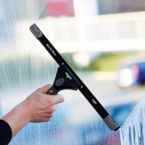 Есть ли особенные методы очистки глухих окон, которые вы применяете. Очистка глухих окон на высоких этажах