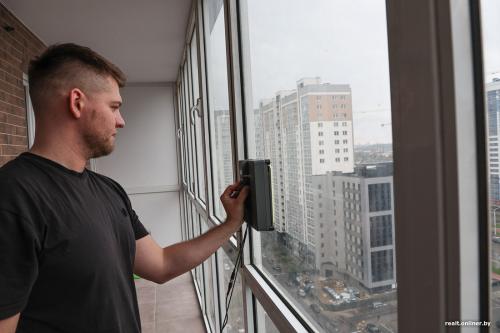 Стоит ли ожидать, что робот-мойщик для окон полностью заменит ручную очистку окон. Технологии vs ручной труд