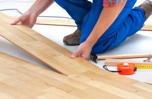 Простой путеводитель: как правильно уложить ламинат на деревянный пол 02 Простой путеводитель: как правильно уложить ламинат на деревянный пол 02