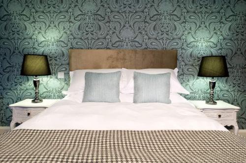 Обои в комнату в современном стиле 2022. Модные тенденции обоев для спальни в 2022 году с фото