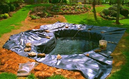 Пруд своими руками из пленки. Маленький мини пруд из полиэтилена, как способ облагородить участок