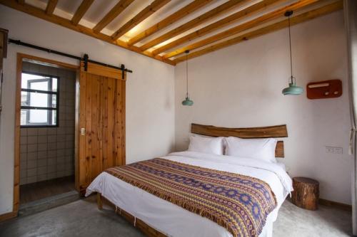 Как выбрать и установить двери купе для тонких стен: советы и рекомендации 15