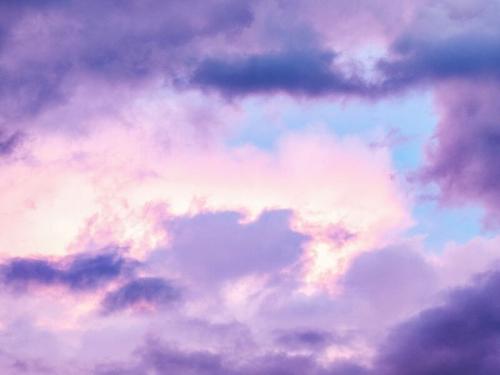 Как сиреневый цвет влияет на настроение и атмосферу в комнате. Фиолетовый цвет