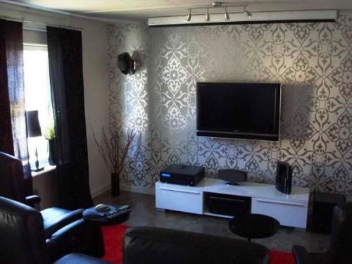 Обои для маленького зала. Принципы оформления небольших комнат