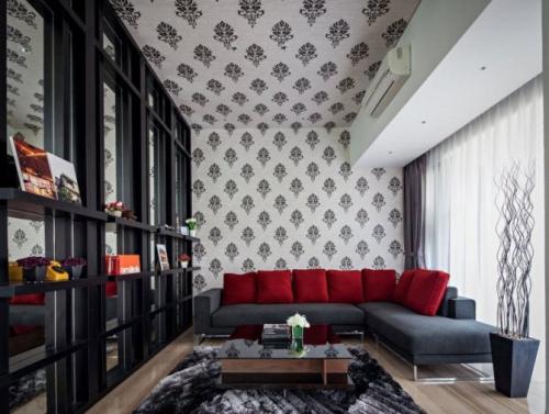 Как украсить потолок обоями. Какие обои клеить на потолок?