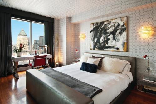 Как правильно подобрать обои для потолка. Плюсы и минусы потолочной отделки обоями 01