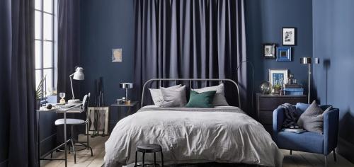 Какой оттенок синего является идеальным для создания спокойной атмосферы в спальне. Синяя спальня: дизайн спальни в синих тонах, 30+ фото