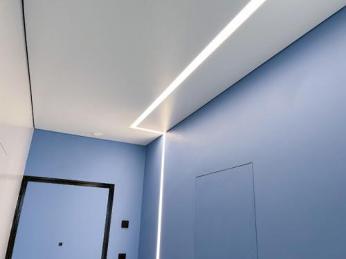 Какой эффект создает сочетание белого и синего цветов в интерьере. С какими цветами сочетается синий в интерьере