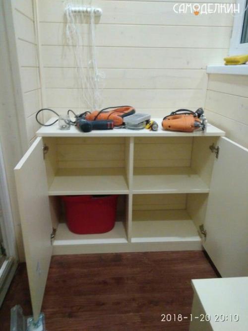 Сделал мебель на балконе сам и на все это ушло два листа дсп. 01