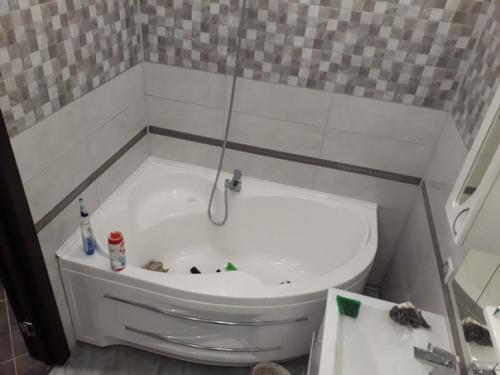 Вот и ванная к завершению своими руками подошла. 07