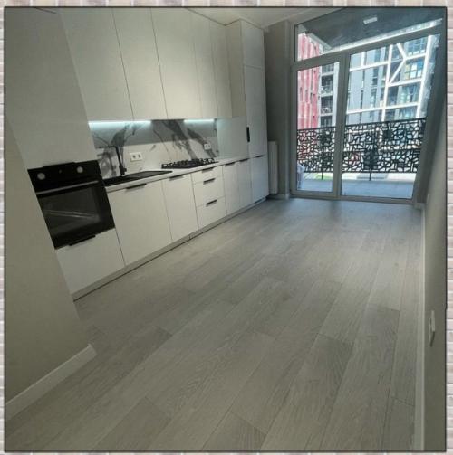 Осталось добавить мебель и можно будет жить. 01