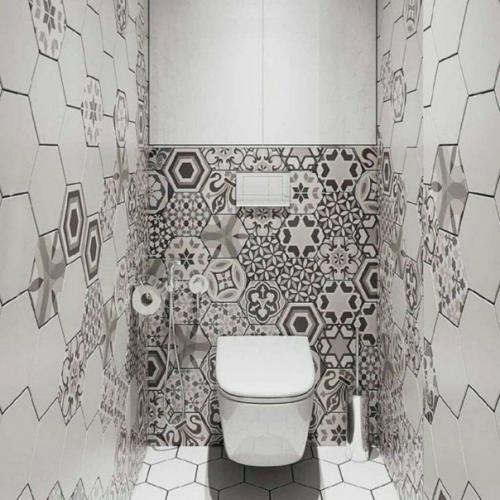 Интерьер небольшого санузла, несмотря на ограниченное пространство, может выглядеть по-разному исходя из цвета сантехники, отделки и материалов. 05