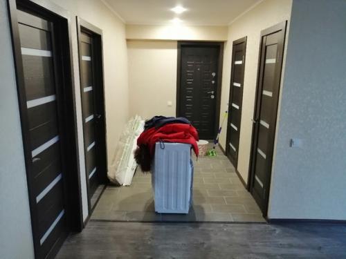 Когда покупаешь квартиру неглядя, иногда бывают неожиданно расписные до и после! 05