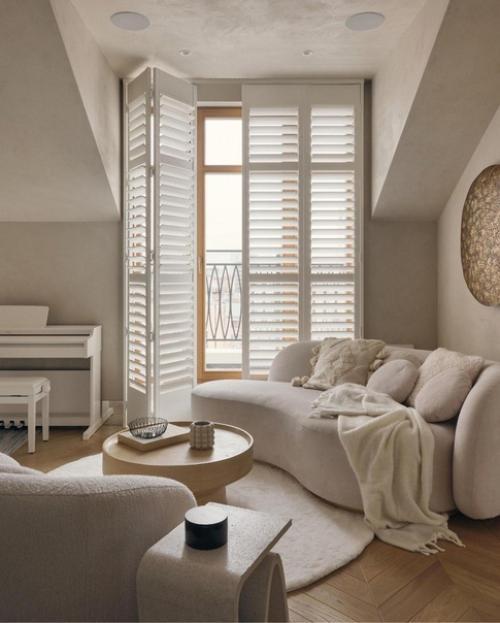 Дизайнер Вадим че спроектировал уютный интерьер, вдохновленный мансардами в центре Парижа. 02