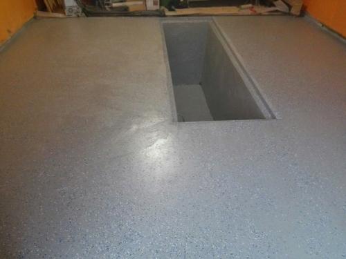 Эпоксидный двухкомпонентный пол в гараже. 01