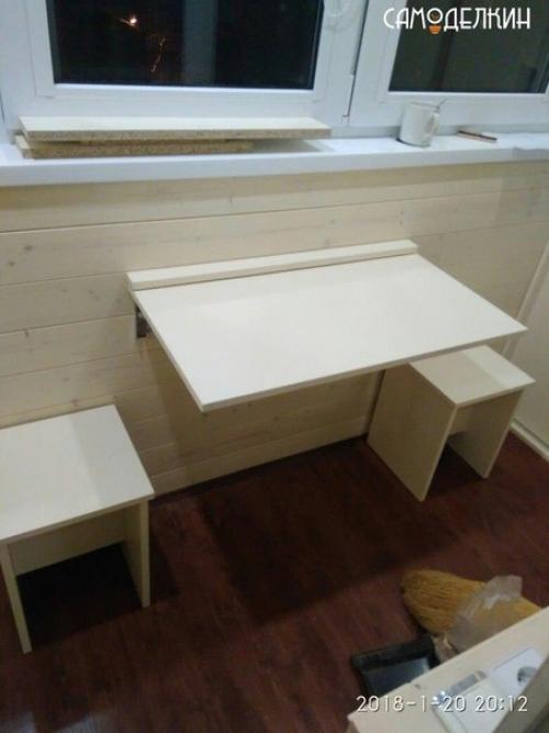 Сделал мебель на балконе сам и на все это ушло два листа дсп. 06