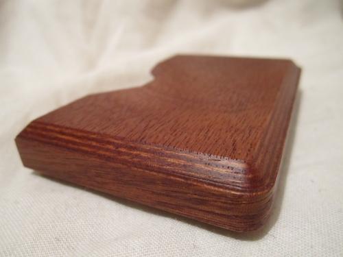 Кардхолдер на 5 карт из шпона Сапеле. 01